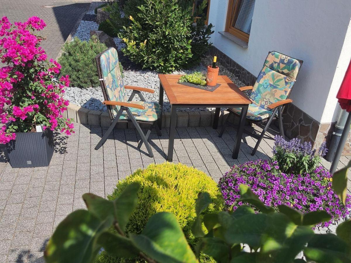 Ferienwohnung Moselzeit Alken Bagian luar foto